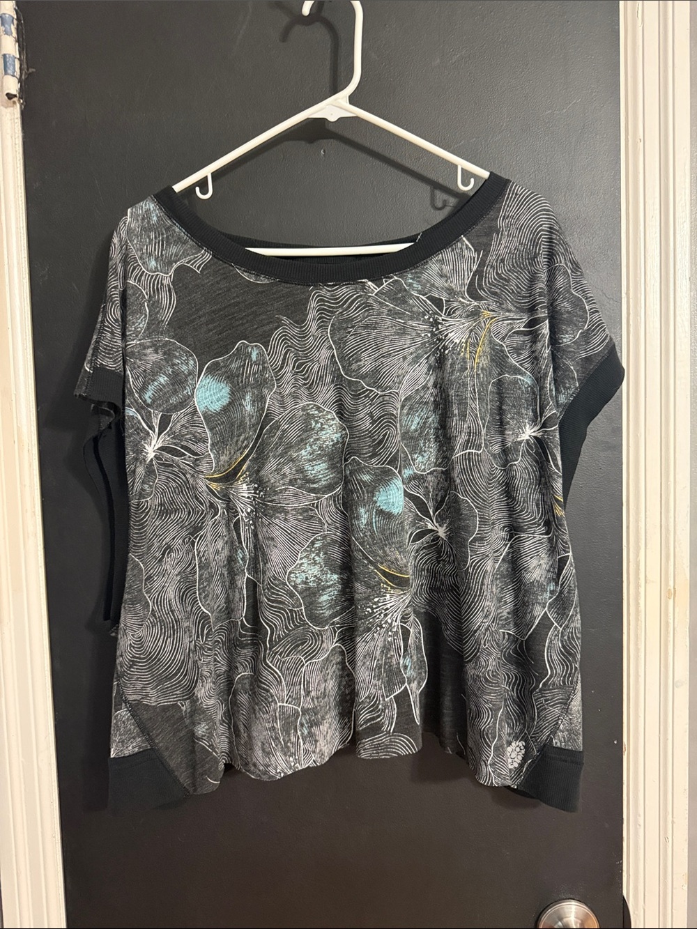FP Movement My Time Printed Tee Open Back Exercise Size: L - Picture 3 of 8